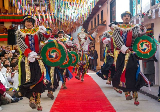 Konzert des tibetischen und Kalmyk Interpreten